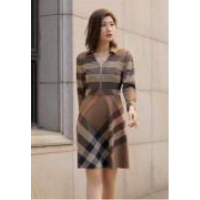 ÁO NỮ BURBERRY 