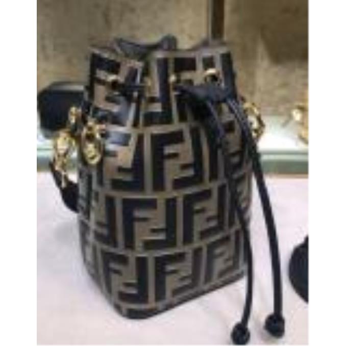 TÚI XÁCH FENDI Túi Rút Fendi