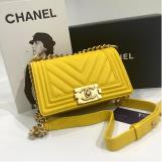 TÚI XÁCH CHANEL Boy 20 V Lambskin Leather