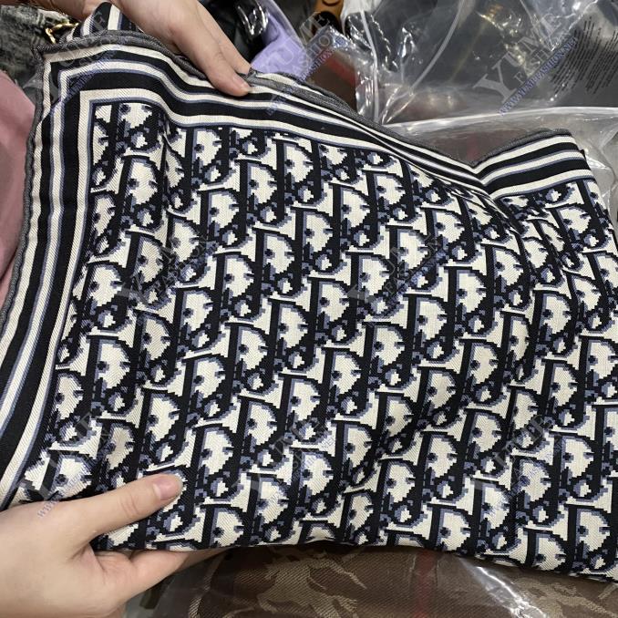 KHĂN CHOÀNG DIOR&nbsp;KHAN CHOÀNG DIOR