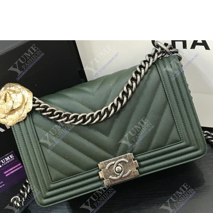 TÚI XÁCH CHANEL&nbsp;Boy V Caviar Leather